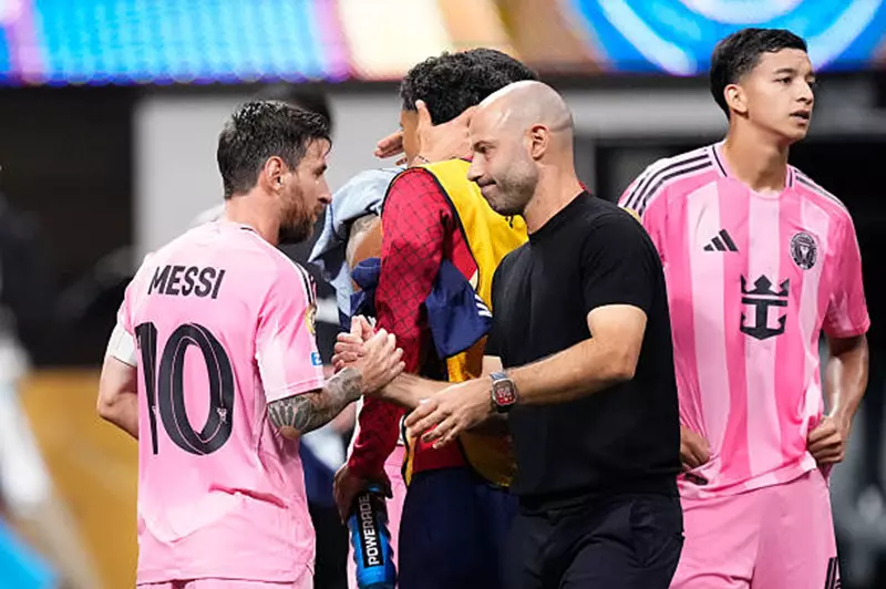 ماسكيرانو: فخور بأداء اللاعبين بعد انتصار باريس الرباعي، ومونديال الأندية تجربة فريدة