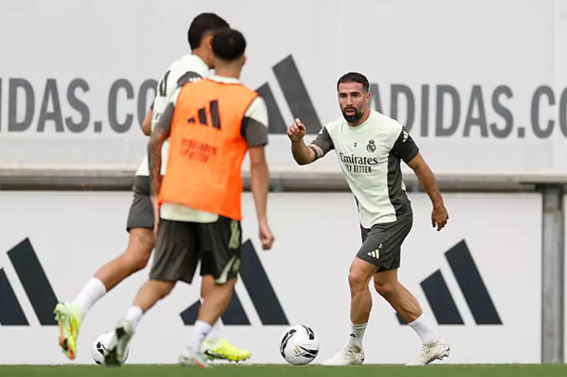 المران الختامي لريال مدريد.. تواجد رباعي وتأكد غياب ألابا وروديجر عن الكلاسيكو