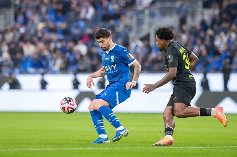 تشكيل الكلاسيكو السعودي.. الهلال والاتحاد بالقوة الضاربة في قمة الجولة السادسة