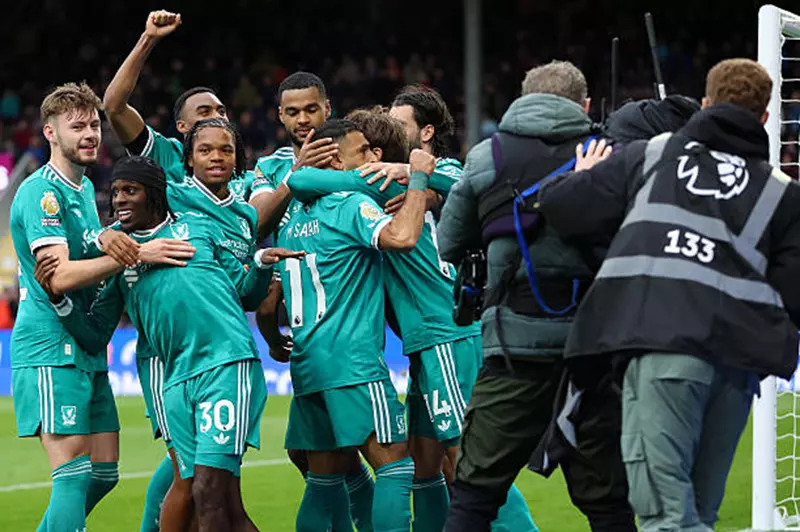 صباحك أوروبي.. صدمة في ليفربول.. بديل بيدري.. وسباليتي مدربا ليوفنتوس