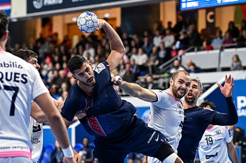 كرة يد.. يحيي خالد يقود باريس سان جيرمان لمواصلة صدارة الدوري الفرنسي